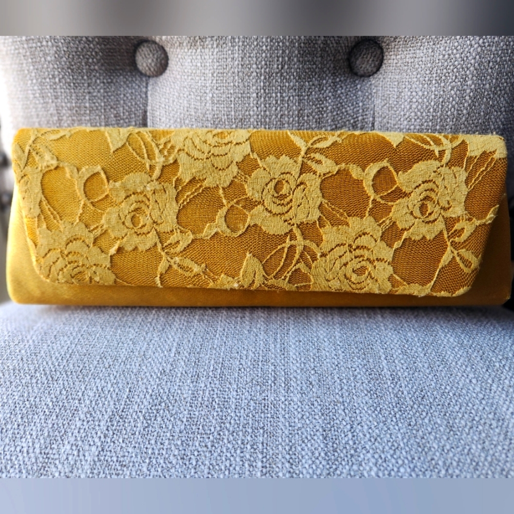 Bijoux Terner Gold Clutch Shoulder Bag